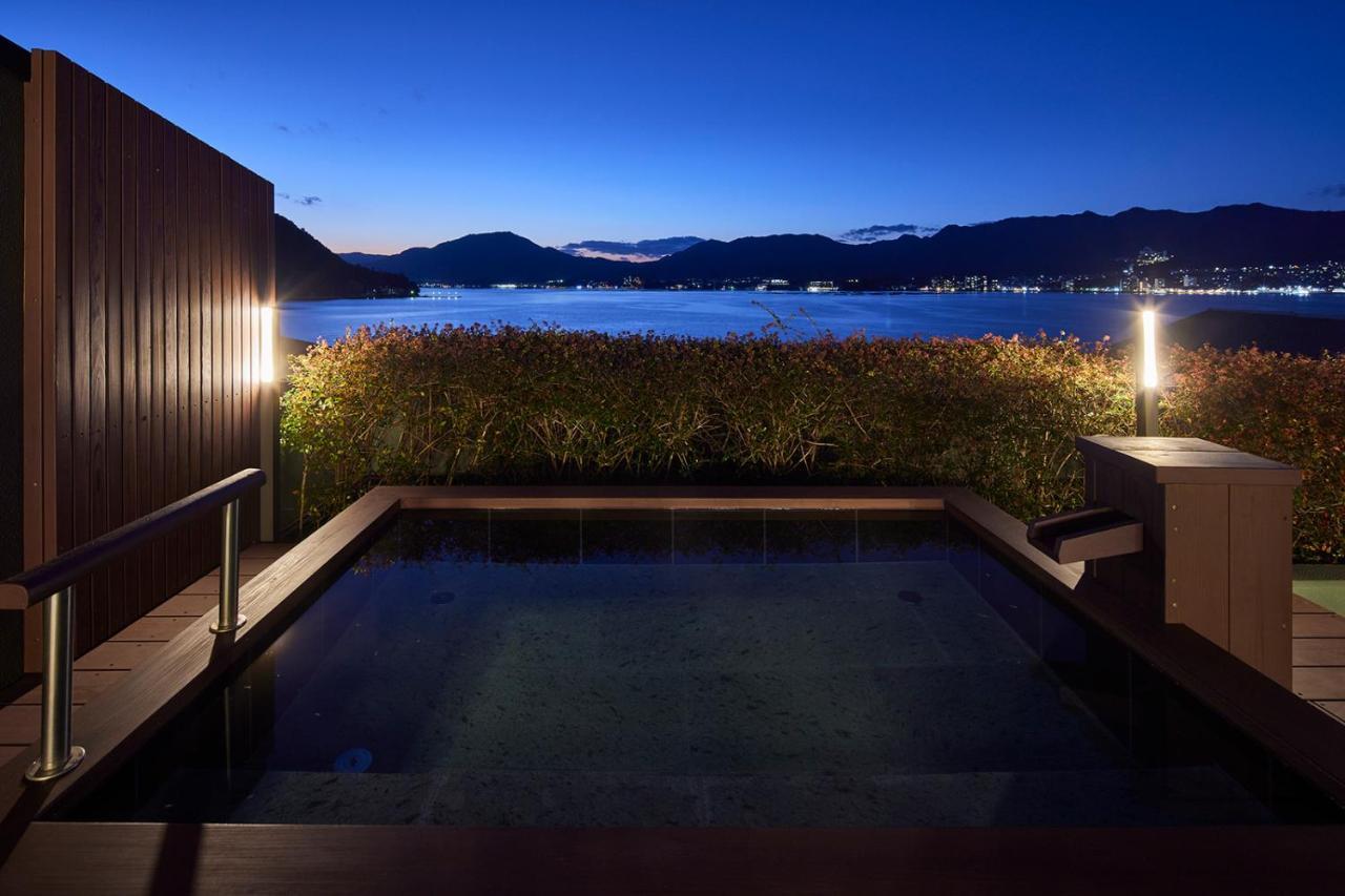 Itsukushima Iroha Hotel Хатсукаичи Екстериор снимка
