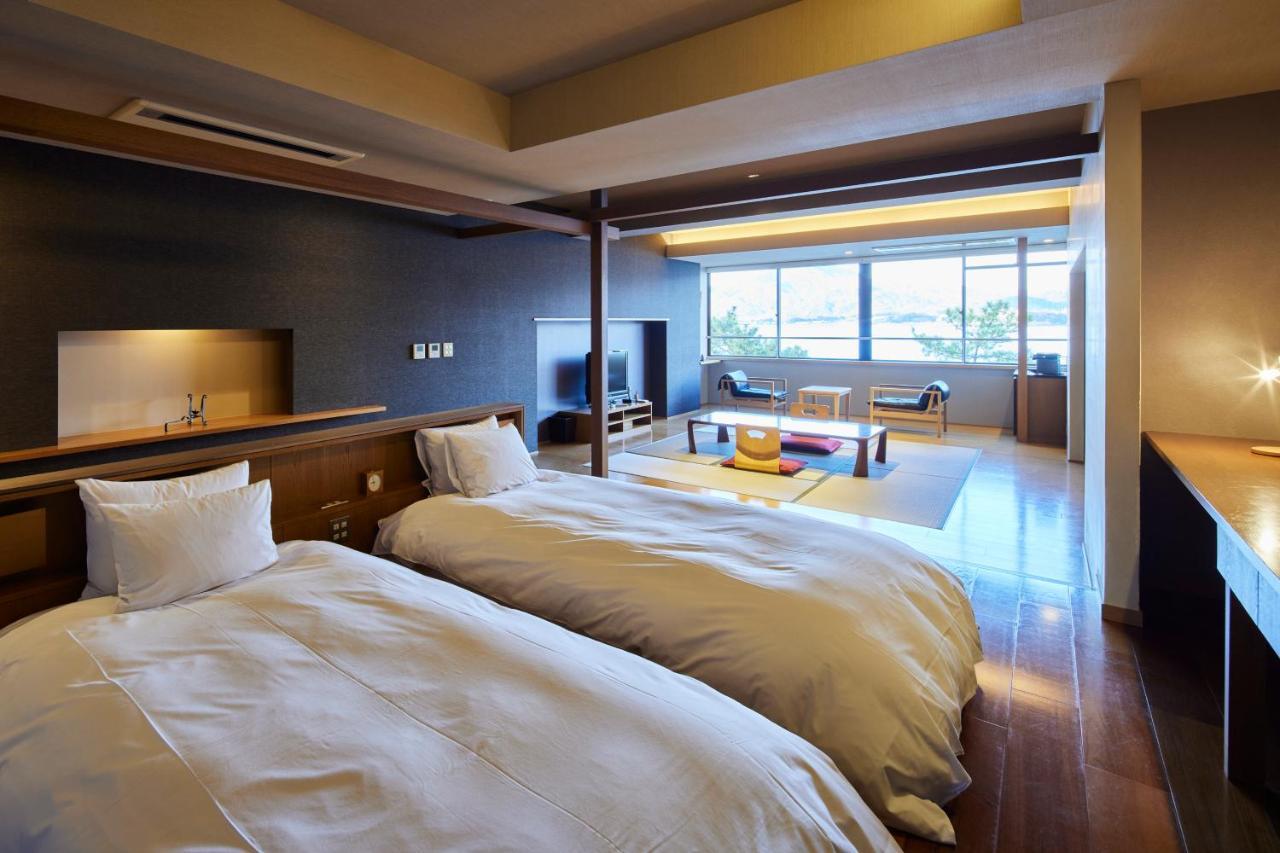 Itsukushima Iroha Hotel Хатсукаичи Екстериор снимка