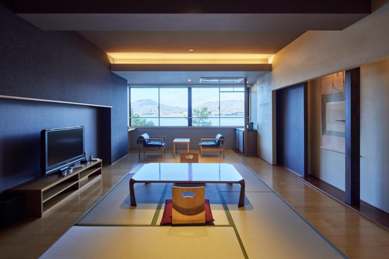 Itsukushima Iroha Hotel Хатсукаичи Екстериор снимка