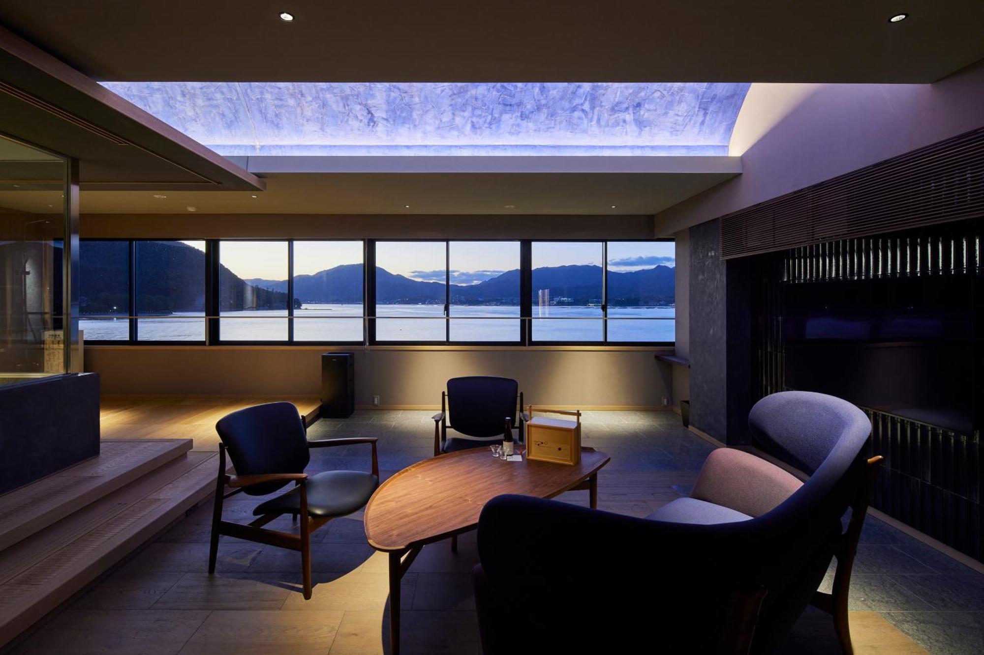 Itsukushima Iroha Hotel Хатсукаичи Екстериор снимка